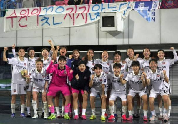 '총 39명' 북한 축구, 한국 방문 확정 '오피셜' 공식발표…내고향여자축구단, 5월 20일 수원FC와 女 ACL 4강 맞대결