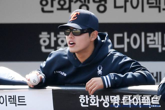 문동주 어깨에 칼 대면, 160km 다시 볼 수 있나...시한폭탄이었나, 전혀 예상 못한 사고였나