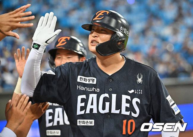 한화 중견수 트레이드 없던 일로...58년생 노감독 눈에 쏙 들어온 KIA 출신 이적생