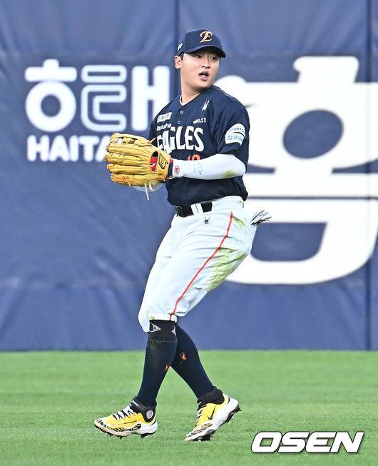 한화 중견수 트레이드 없던 일로...58년생 노감독 눈에 쏙 들어온 KIA 출신 이적생