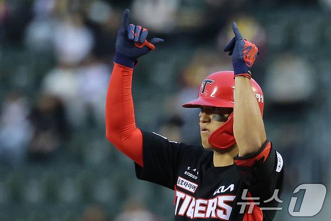 '홈런 1위' KIA 김도영, 2년 전 MVP 시즌보다 페이스 빠르다