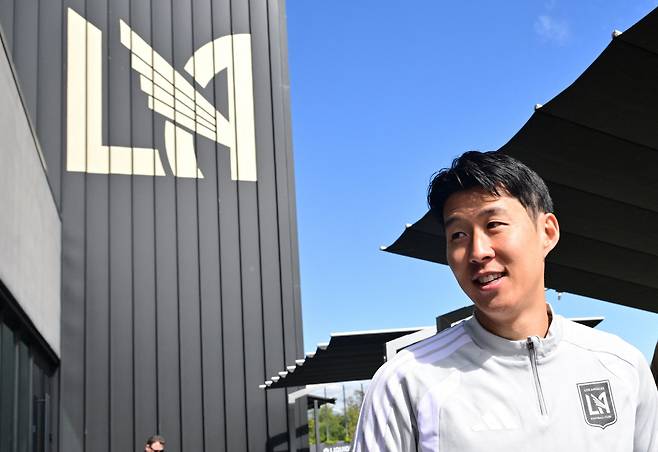 손흥민 아쉬움 폭발+명단 제외→'깜짝 교체 출전' 1도움 맹활약에도...LAFC, SON 합류 후 최악의 흐름 TOP3 진입 또 좌절