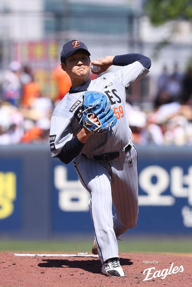 '한화 참 어렵다' 2R 신인 강건우, 데뷔 첫 선발 등판서 부진…KIA전 1이닝 5실점 [광주 라이브]