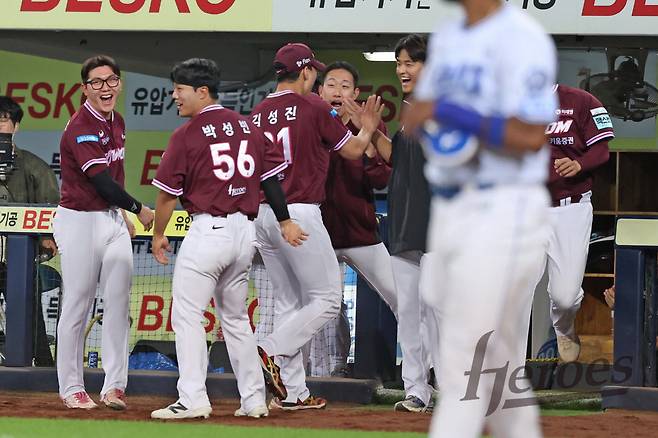 '무사 만루'가 '순삭'됐다! 키움, 역대급 5-4-3 삼중살 작렬…통산 87번째 기록