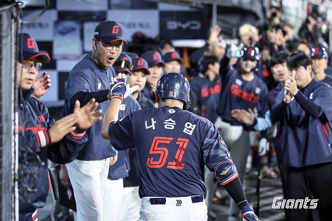 [IS 포커스] 여전히 차가운 시선...롯데 탕아들의 맹타 릴레이→공력력 상승 효과는 부정할 수 없었다