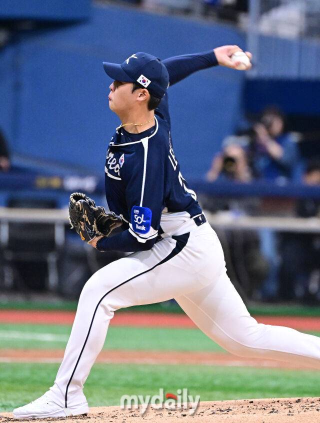 '궁금하네' 한화 무명 육성선수, 韓 2군 다승-ERA 1위 대반전…롯데전 2이닝 무실점, 롯데 1차지명 7실점 무너졌다