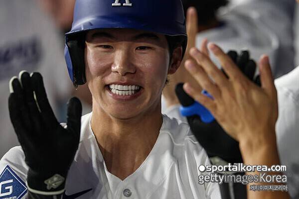 '와 진짜 빠르다' 김혜성 시즌 1호 3루타 폭발! 좌중간 담장 직격→순식간에 3루까지…후속 적시타로 득점도