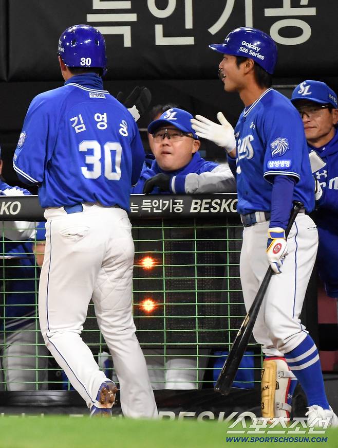 부상 후 첫 실전, 그런데 첫타석 2루타 후 급 교체...김영웅에게 무슨 일이?