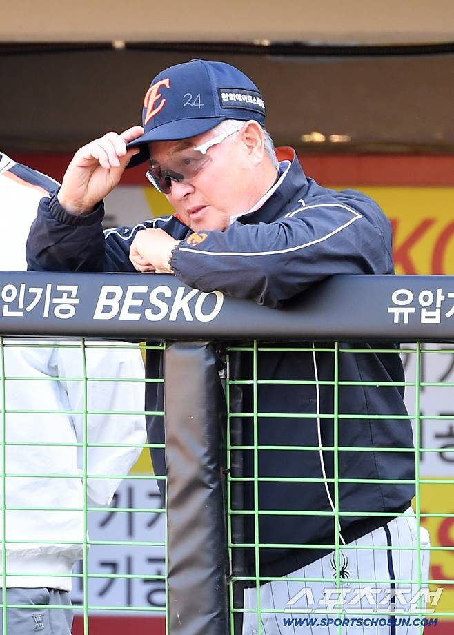 '불펜 1위→긴급 선발 전환' 미안하다, 한화 정우주 어깨가 무겁다…유일한 희망 될 줄이야