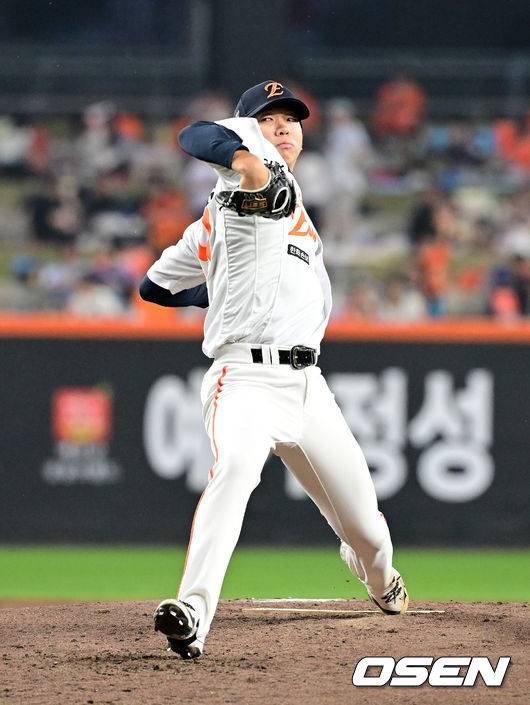 '6볼넷 악몽→2군행' 황준서, 안타 단 1개 내줬다…5이닝 3K 무실점 재정비 성공 [오!쎈 퓨처스]