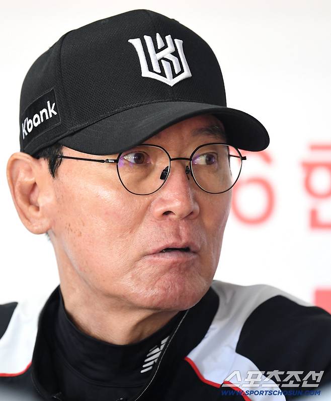 달아오른 야구 열기, 야속한 비가 식혔다…수원 롯데-KT전 우천 취소 → 박세웅vs고영표 맞대결 무산 [수원현장]