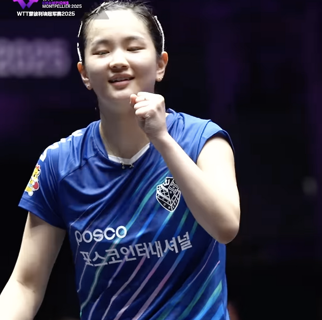 中 벤치 표정 굳었다…김나영 '세계 1위' 몰아붙였다→쑨잉사와 풀게임 혈투 끝 2-3 재역전패