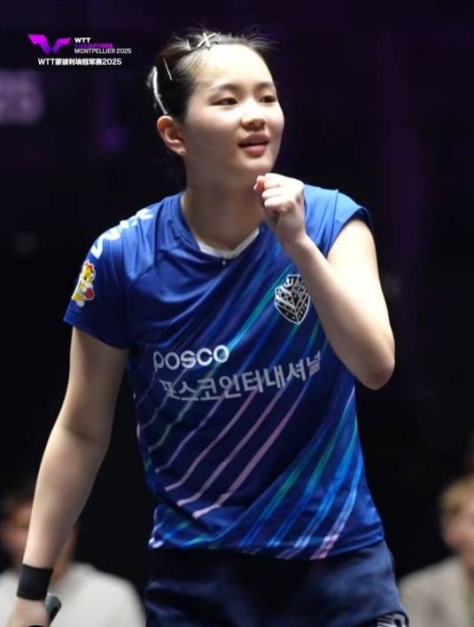 中 벤치 표정 굳었다…김나영 '세계 1위' 몰아붙였다→쑨잉사와 풀게임 혈투 끝 2-3 재역전패