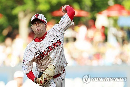'꾸역투' 양현종, 에이징커브 '대투수'의 선발 등판 언제까지?...대안 없어, 평균 5이닝 가까이 버텨주는 것에 만족해야