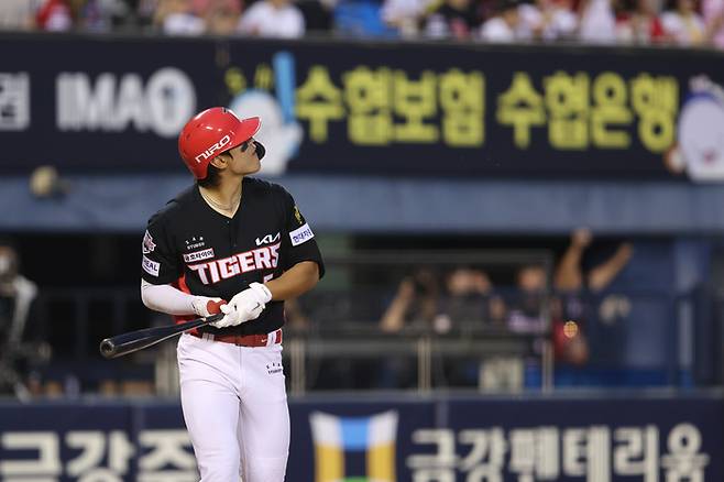 ‘51홈런 페이스’ KIA 슈퍼스타, “대포 왜 늘었나요?”…돌아온 ‘답’이 기묘하다 [SS시선집중]