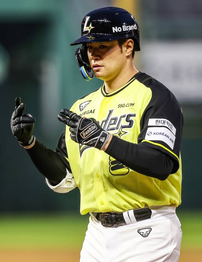 '보상 없이 SSG 이적'→