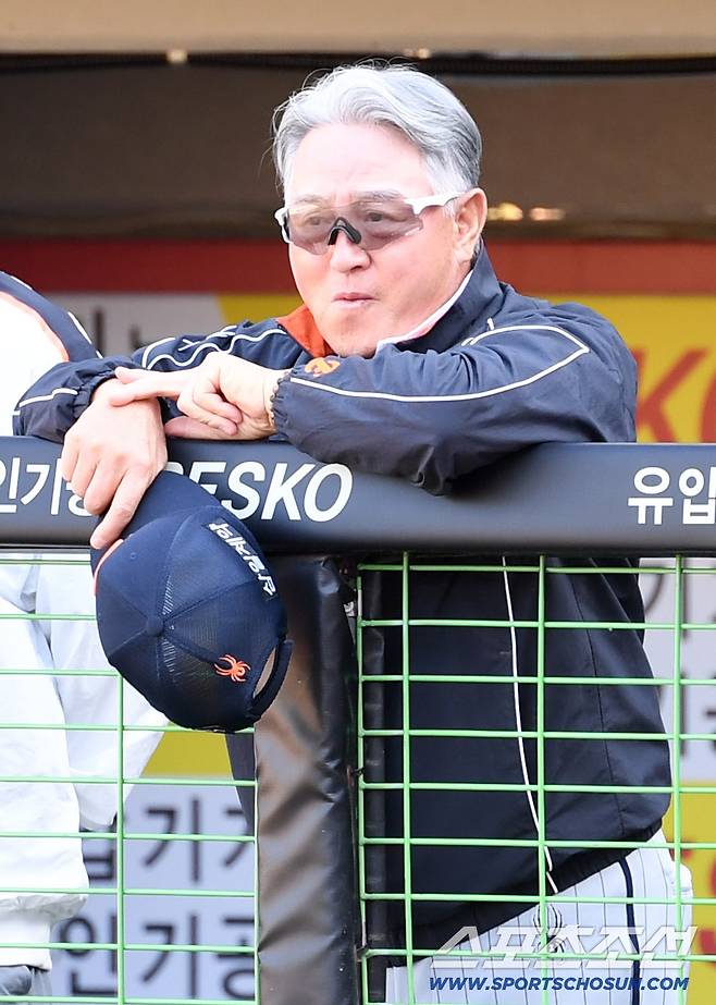 '0아웃 4실점' 김경문 감독의 사실상 최후 통첩