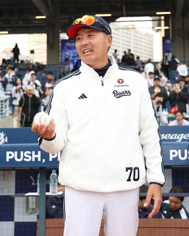 “팀 사정 생각하면 저도 빼기 싫지만, 선수 관리를 위해...” 두산 김원형 감독이 2년차 우완 선발 최민석을 1군 말소시킨 이유는? [잠실 현장 프리뷰]