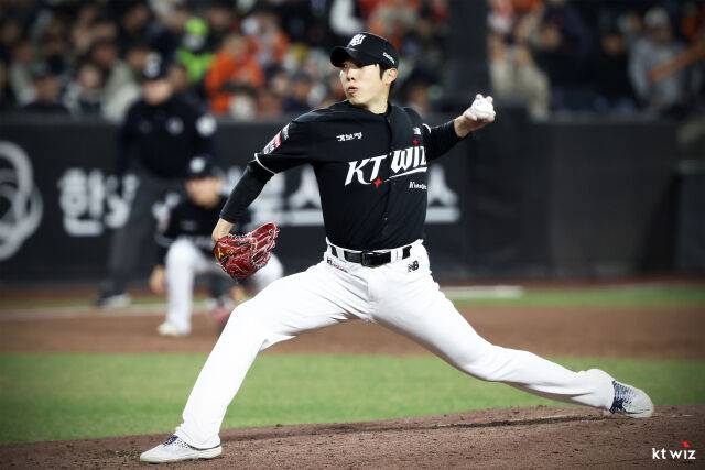 안우진 157km에 KKKKKKKK로 볼거리 제공했지만 승자는 KT→유준규 3안타 3타점에 다이빙캐치로 8-0 완승→오원석 7이닝 KKKKK로 4승[MD고척]