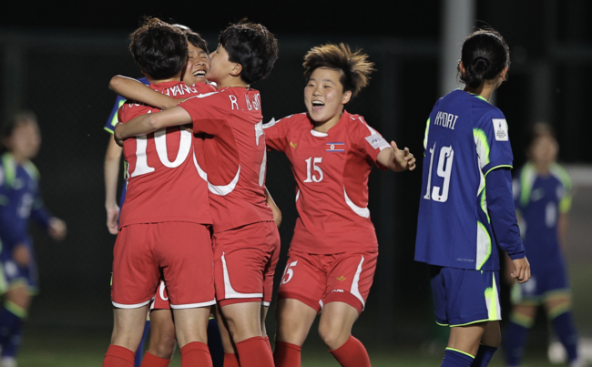 ‘유효슈팅수 11-1 실화냐?’ 한국女 U17축구, 북한에 0-3 박살…8강에서 한일전 최악의 대진표 받았다
