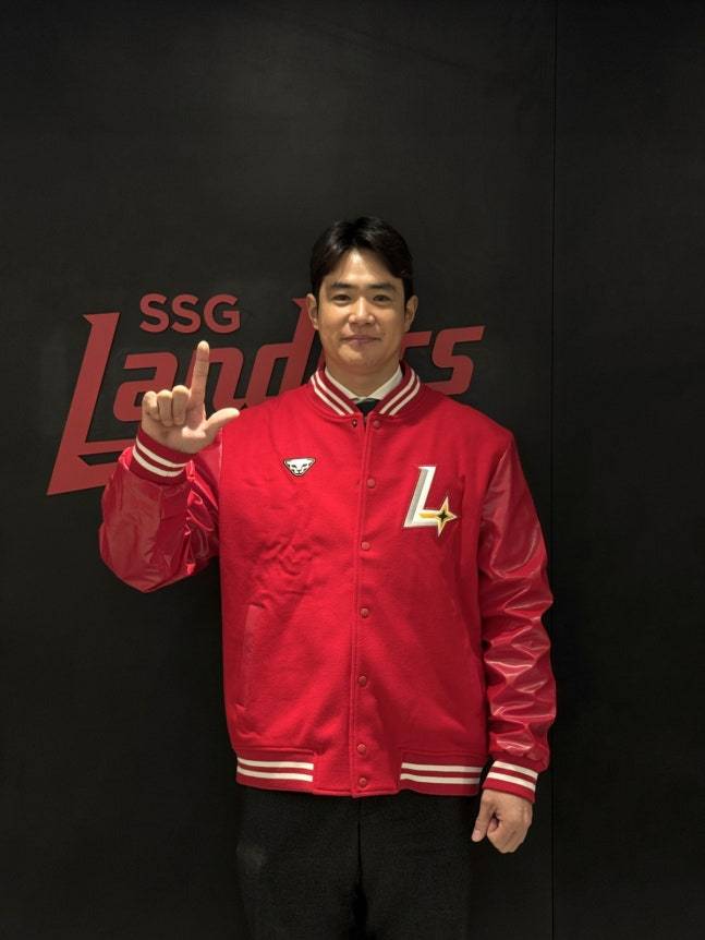 '90도 인사'에 돌아온 야유,