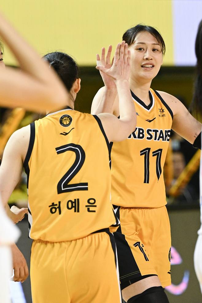 '12시 땡→감독 자정 급습' FA 대어 국가대표 마음 잡았다, 강이슬