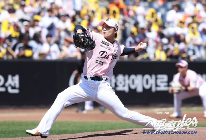 '어제 5시간5분 뛴 팀이 맞나...' 2홈런+14안타 폭격 한화, LG에 11-3 복수 성공. 왕옌청 6.1이닝 3실점 3승[대전 리뷰]