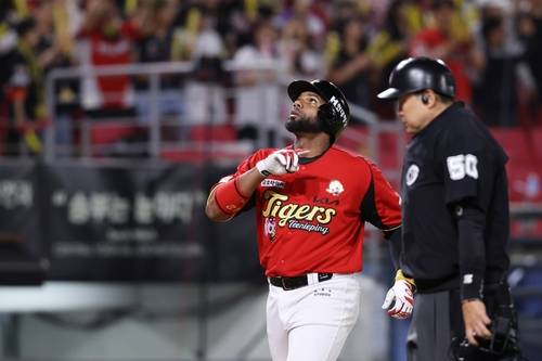 135m 한 방으로 흐름 바꿨다…KIA, 롯데 잡고 상대전적 4연승