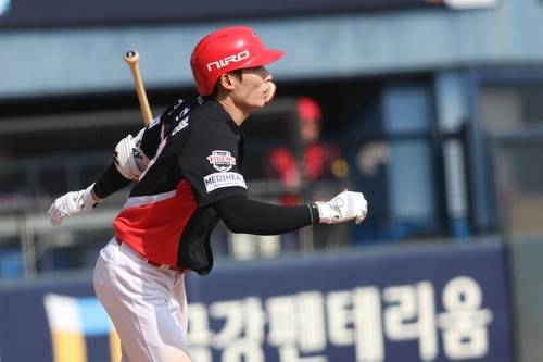 김호령 135m 동점포, 아데를린 결승타…KIA, 롯데전 4연승