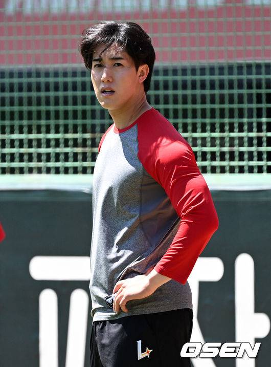 볼넷-볼넷-볼넷-볼넷-볼넷-볼넷, 152km 강속구도 의미 없었다…KBO 최초 日 좌완, 최악의 데뷔전 [오!쎈 잠실]