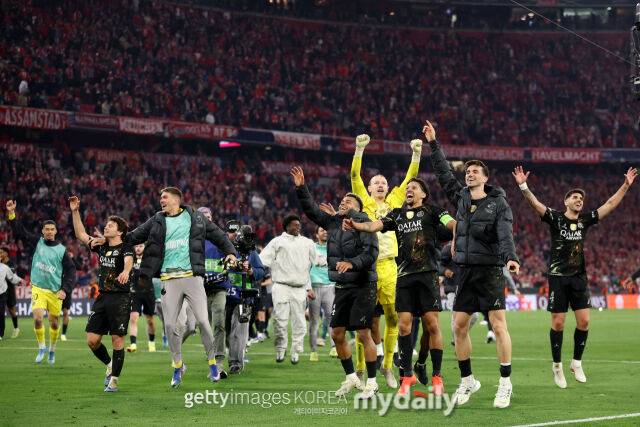 '이강인과 재계약 협상 중단'…PSG, 새로운 왼발잡이 공격 자원 영입 추진