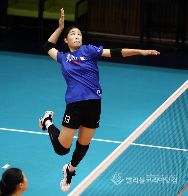 [칼럼] 배구를 살리고 꿈을 살렸다…'신인감독 김연경' 시즌2가 더 기다려지는 이유