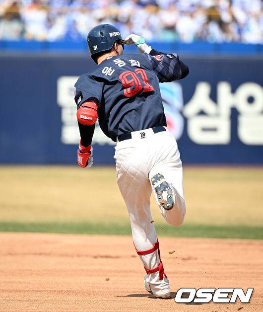 한때 '국대 우익수'였는데, 이제는 롯데 주전도 장담 못한다…강속구 시대에 뒤쳐지다니