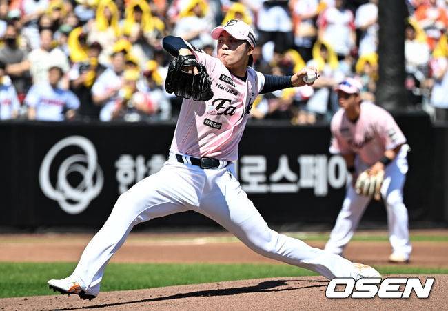 왕옌청에겐 특별 서비스 나갑니다…