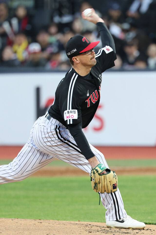 한화 타선 이렇게 강했구나, '韓 1위' 호주 좌완 무너졌다…韓 데뷔 후 최다 6실점 난타, ERA 1.00→2.06 올라갔다 [MD대전]
