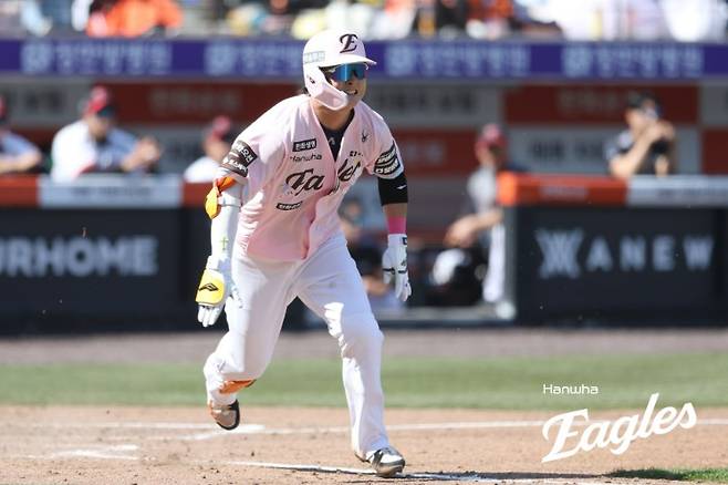 LG에는 노시환-강백호보다 더 무섭다… LG전 악마들, 3연전 내내 챔피언 괴롭혔다