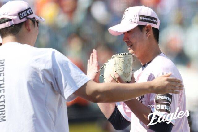 '와 韓 최초' 한화 무명 사이드암 대반란, 대체 이런 선수가 왜 뽑히지 않았나…