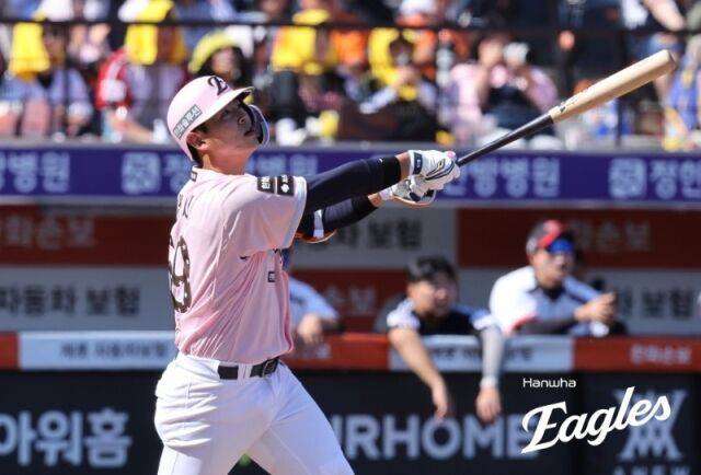'5월 홈런-타점 1위' 한화 괴물 포수 탄생인가, 진짜 김태균→류현진→문동주 다음 주자 불가능 아니다