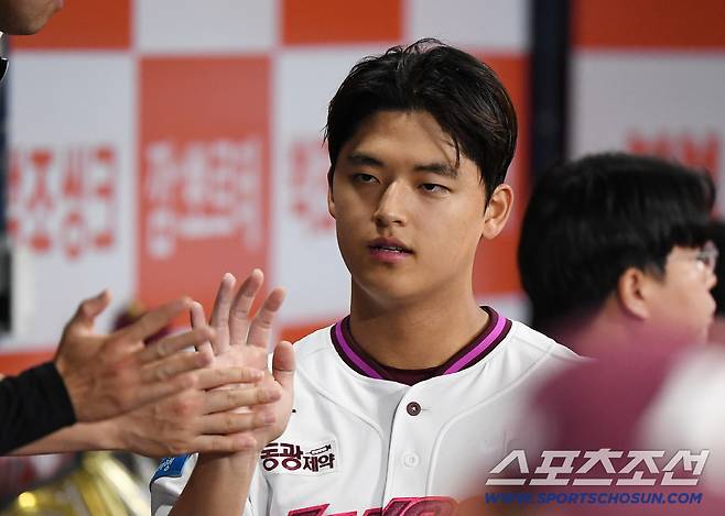 '7억팔 데뷔전 호투, 우연 아니었다!'…157㎞ '광속구'로 팀타율 1위 KT 완벽봉쇄→'연패 커터' 역할 톡톡