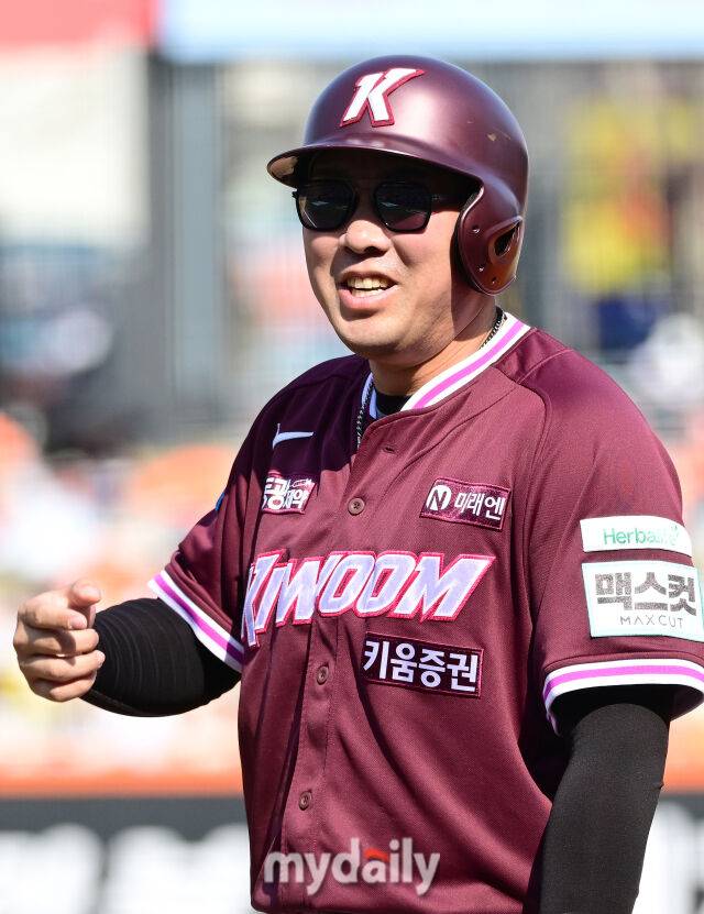 KIA→롯데→한화에서도 끝내기홈런이 없었는데 끝내기 만루포라니…안치홍 뜻밖의 진심 “계속 지는 게 힘들다”