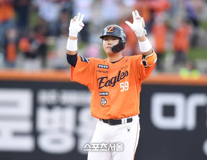 4연타석 홈런→시범경기 홈런 2위→5월 5홈런…한화 10년 책임질 ‘난세 영웅’이 등장했다