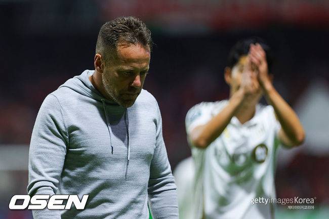 “손흥민도 죽였다” LAFC 감독 향한 팬들 분노 폭발, 민심 완전히 잃었다