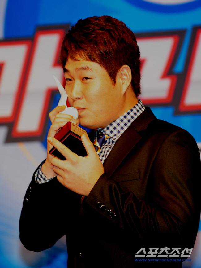 '와 한화 좋겠다' 김동수→홍성흔→양의지→역대 4번째 포수 신인왕 탄생하나. 타율 5할+OPS 1.007 폭발, 277억 FA 뛰어넘는다[대전 인터뷰]