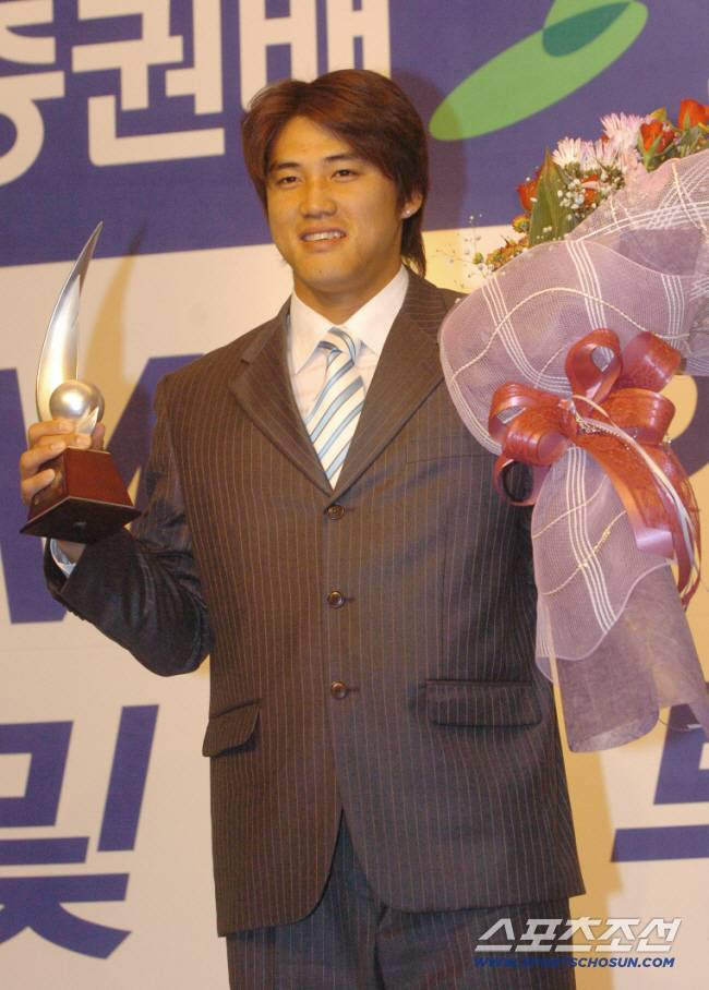 '와 한화 좋겠다' 김동수→홍성흔→양의지→역대 4번째 포수 신인왕 탄생하나. 타율 5할+OPS 1.007 폭발, 277억 FA 뛰어넘는다[대전 인터뷰]