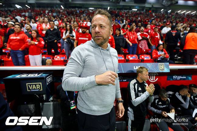 “손흥민 파트너 안 쓴 게 실수였다” LAFC 감독, 결국 후회... “잘못된 결정이었다”