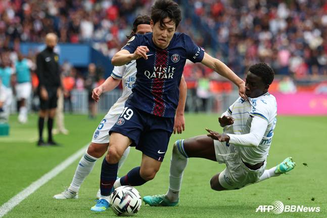 'EPL 러브콜' 이강인 이적 가능성 더 커졌다