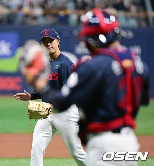'또 롯데 최초 도전' 신인 필승조의 성장통은 짧았다…의심은 사라졌고 패기 되찾았다