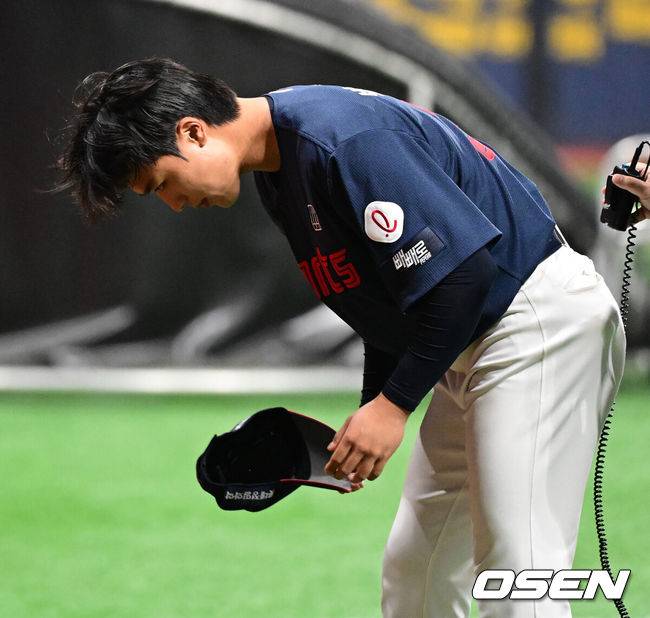 '또 롯데 최초 도전' 신인 필승조의 성장통은 짧았다…의심은 사라졌고 패기 되찾았다