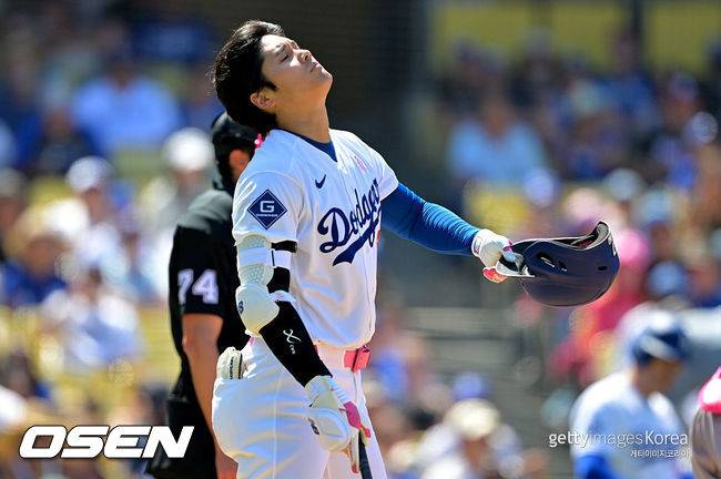 '땅볼-땅볼-삼진-땅볼-삼진' 홈런 11경기째 無, 타율 .233 더 떨어졌다…오타니가 수상하다