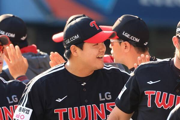 무려 90억 공중분해...유영찬 빠지자 심각하게 헐거워진 LG 불펜, FA 듀오 장현식·함덕주 어쩌나?